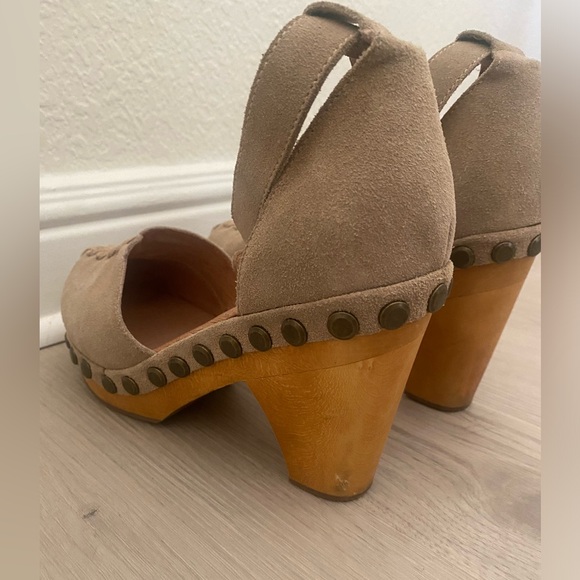 Jeffrey Campbell Tan Suede Mules with Wooden Heel - Picture 5 of 8